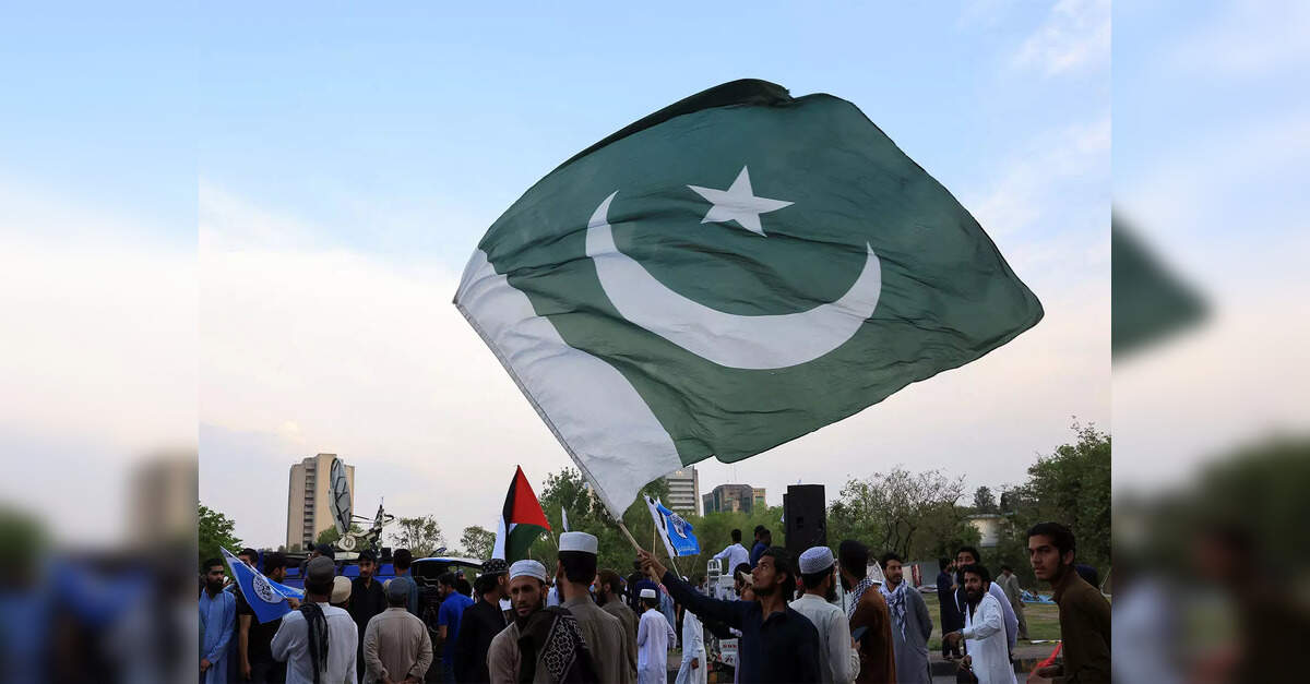 Missiles flying to Qatar expose Pakistan's energy vulnerability