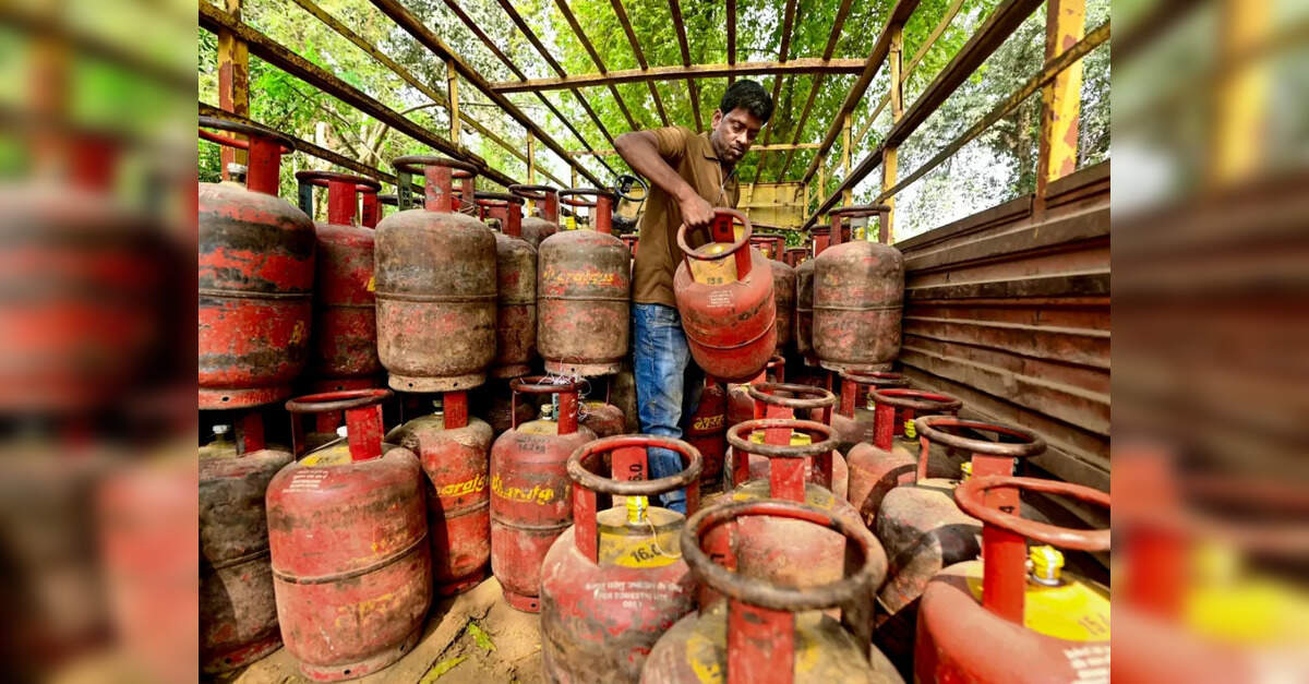 Centre issues order to fast-track city gas infrastructure, boost PNG adoption