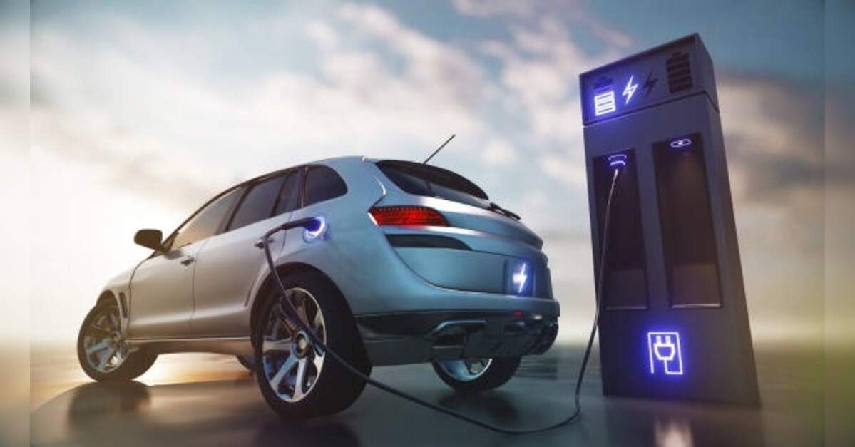 Centre pushes auto sector to shift to EVs amid energy crunch amidst Iran war