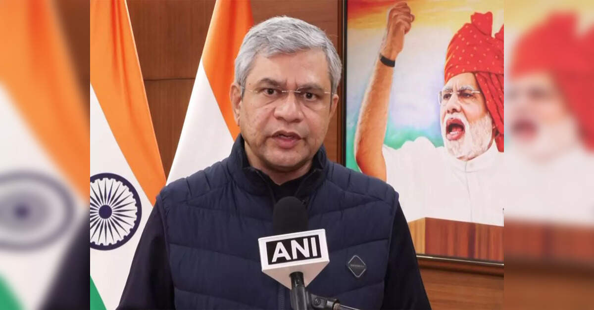 Railway Minister proposes Centre of Excellence for talent development in manufacturing technology