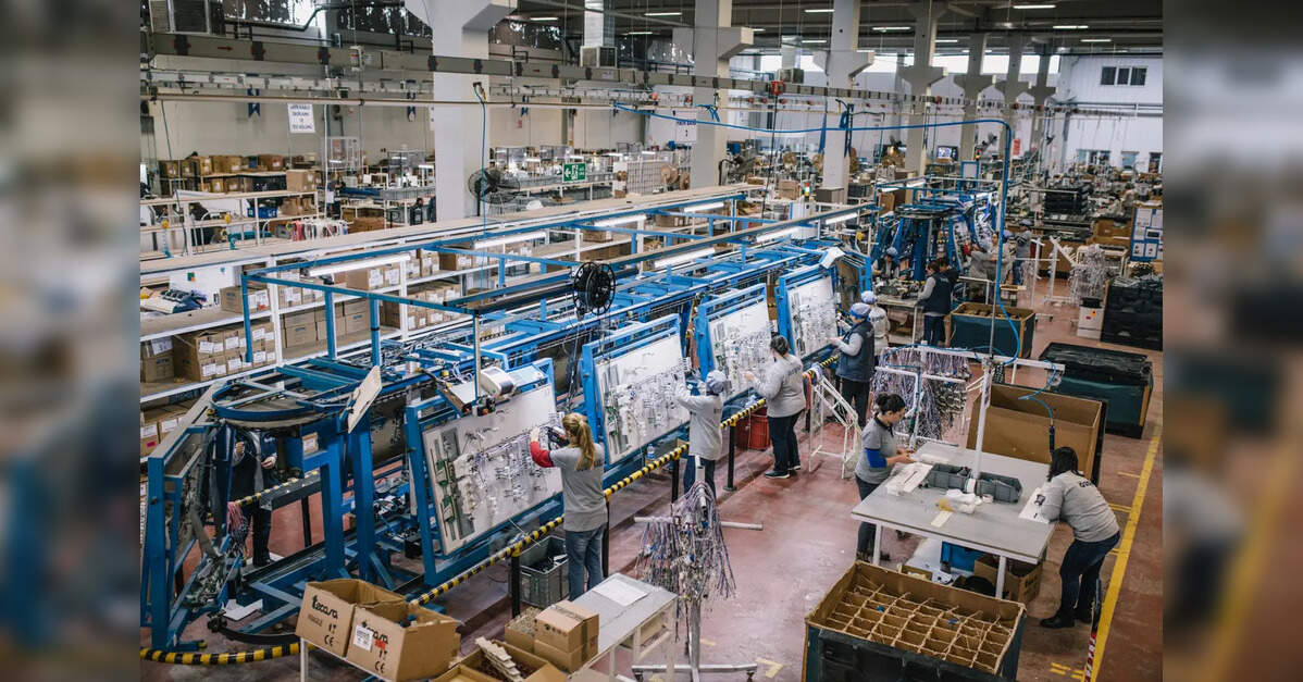 Spanish manufacturing shrinks in March at fastest rate since April 2025, PMI shows