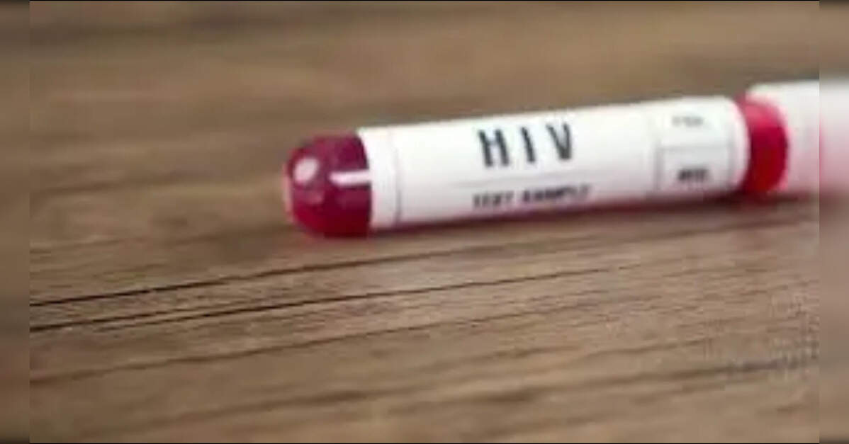 With US aid slashed, Nigerian HIV volunteers went door‑to‑door to keep patients alive