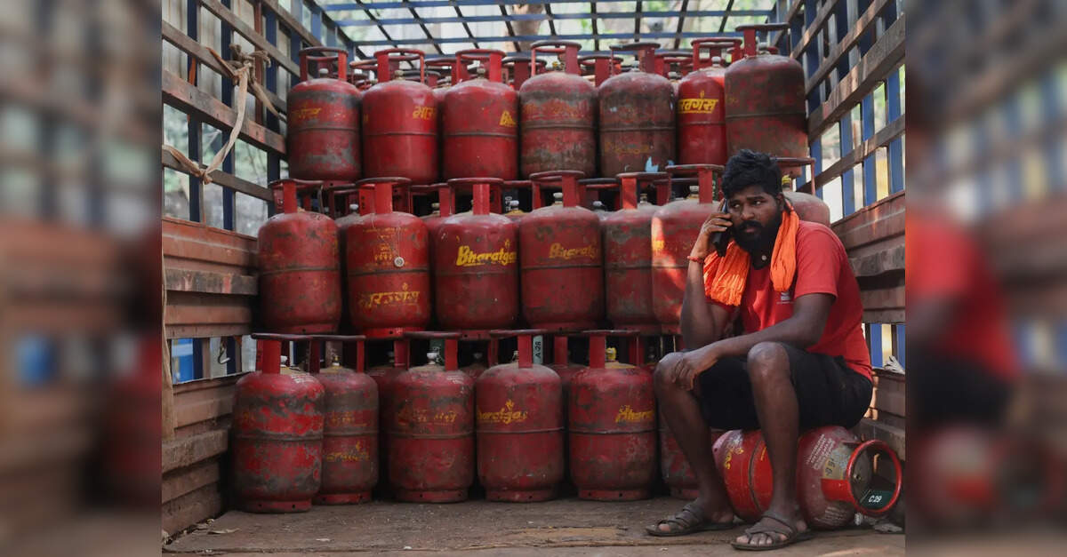 India looks to turn LPG import crisis into push for piped gas