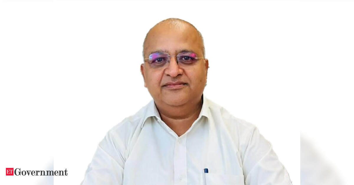 Rajesh Kumar assumes charge as Director (Finance) at REC