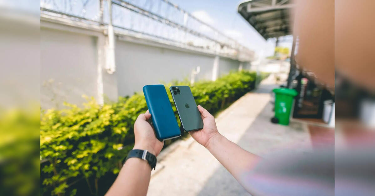 Singapore introduces two power bank limit for travellers