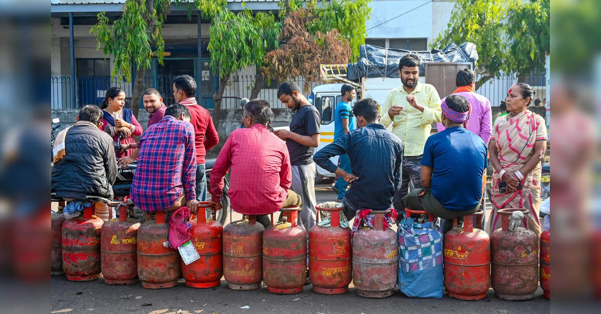 India's March fuel consumption rises, LPG sales drop