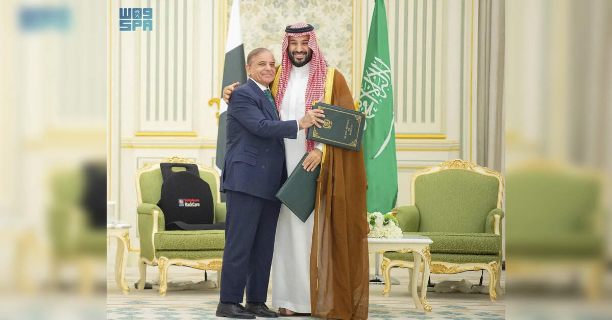 Saudi Arabia expands Saudization, mandates 100% employment of KSA nationals in 69 private sector jobs