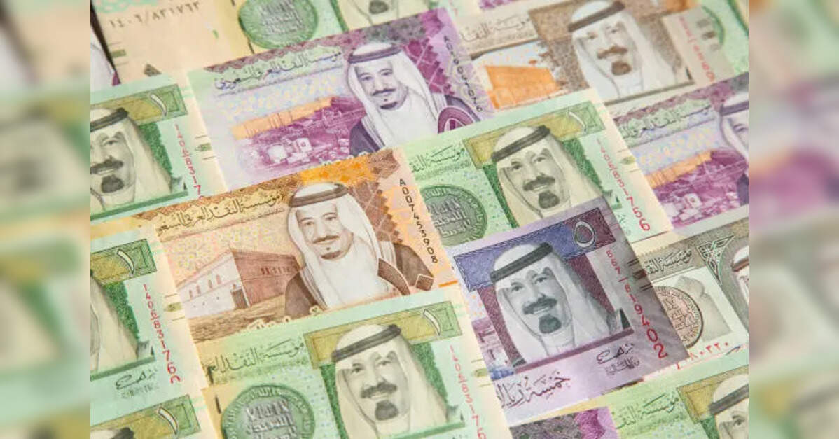 Saudi expatriate remittances fall to 15-month low as outflows ease