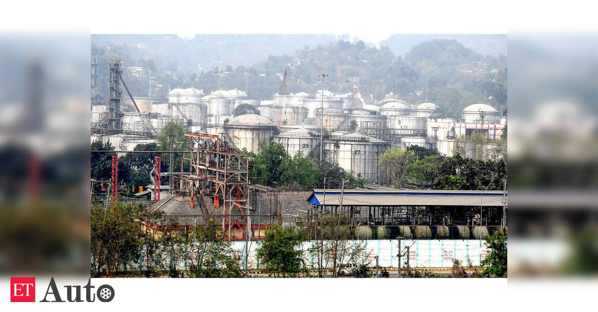 Oil prices plunges , US stocks hit record as Strait of Hormuz reopens