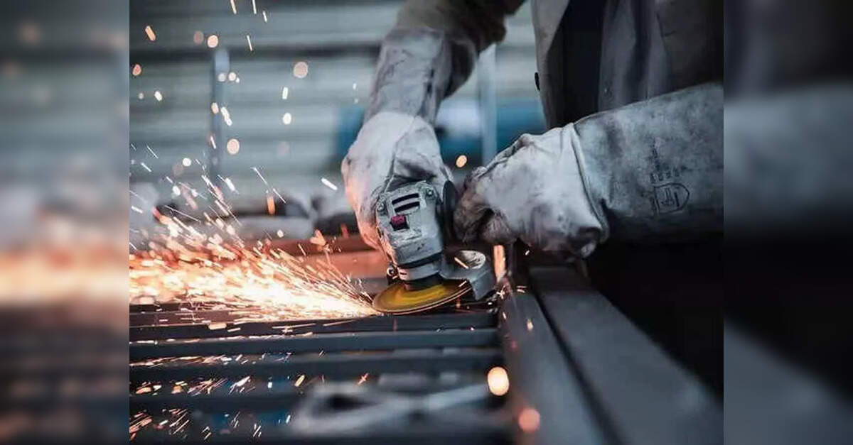 India’s core sector growth contracts 0.4% in March 2026