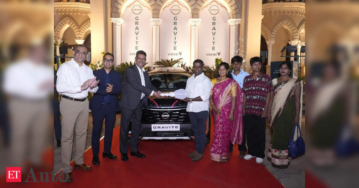 निसान मोटर्स इंडिया ने हैदराबाद में नई ग्रेवाइट की 100 इकाइयों की डिलीवरी की