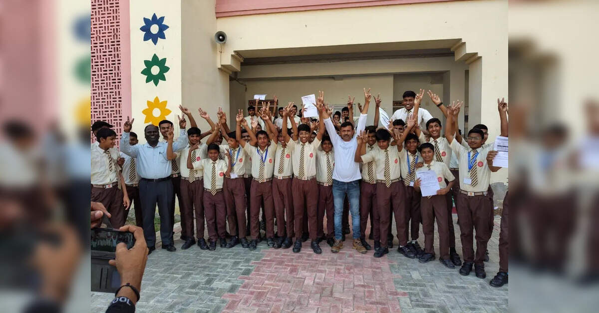 NDMC Schools Achieve 100% Pass Rate in CBSE Class 10 Exams, ETEducation