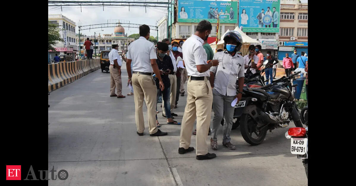 Delhi Police books over 11,000 for traffic violation in 3-hour drive