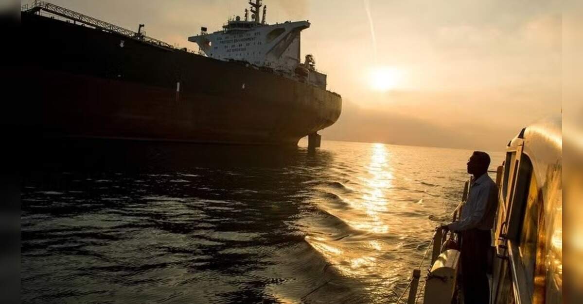 Iran's unused oil storage shrinks to 22 days or less amid US blockade