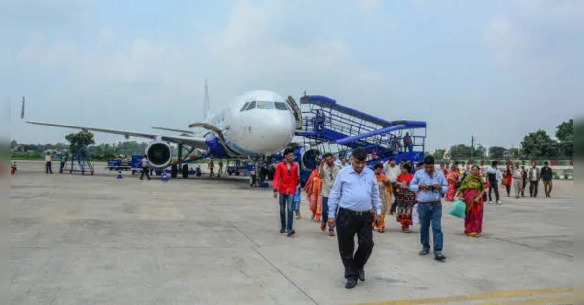 India's domestic air passenger traffic grows 1.4% to 1,677.4 lakh in FY26: Report