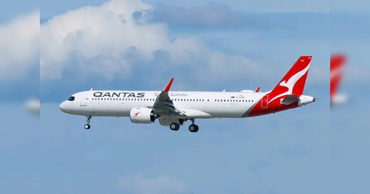 Australia's Qantas extends schedule changes, cuts local capacity through September