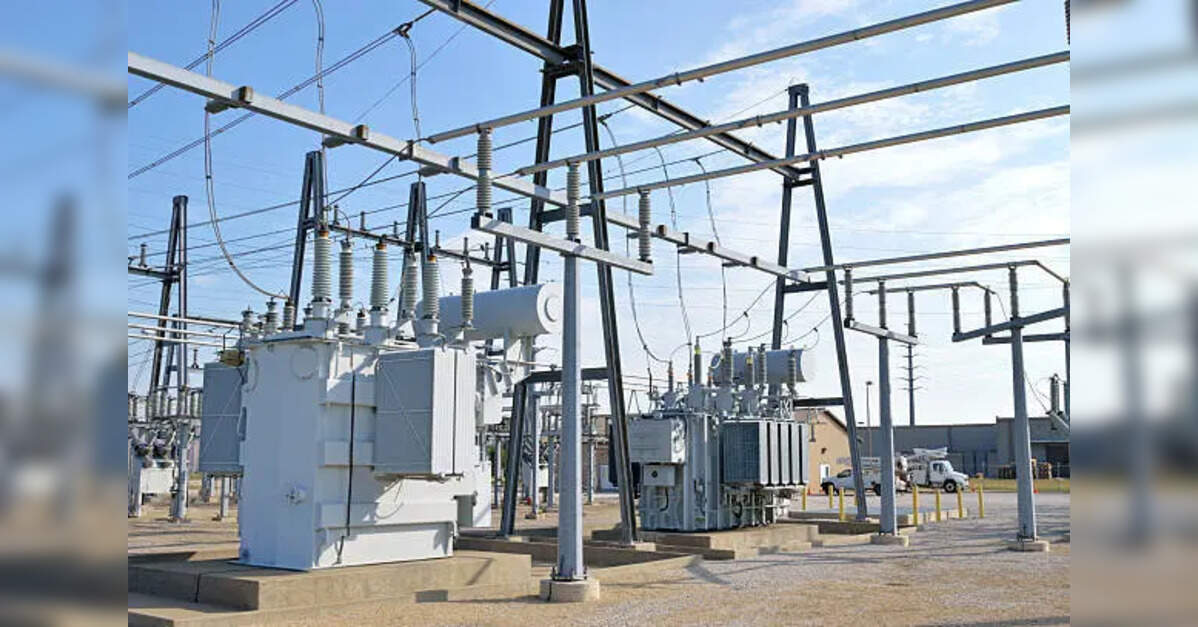Farmers allege erratic power supply, harassment by Gescom