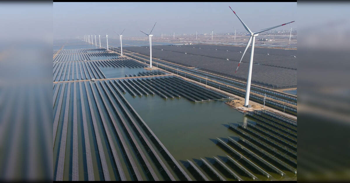 Solar and wind with battery storage become more cost competitive, IRENA report shows