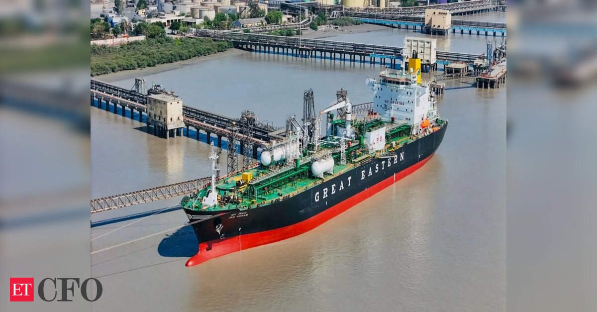 Crude oil prices could hit 0 per barrel if Strait of Hormuz remains closed: Report