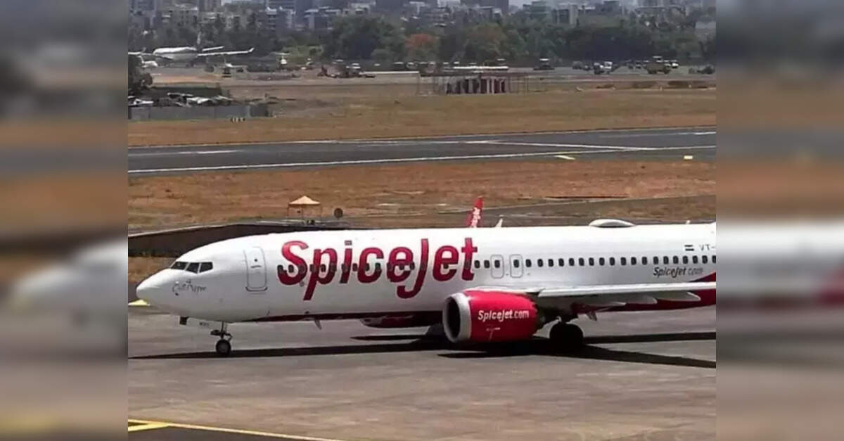 Delhi airport, SpiceJet issue travel advisory: Bad weather likely to affect flight operations