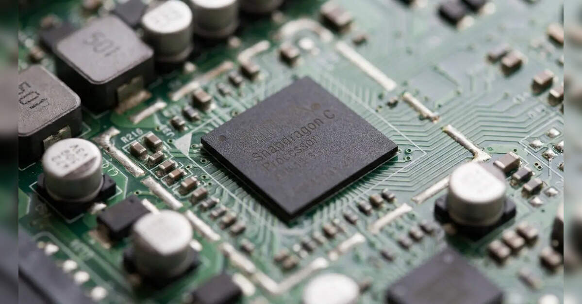 Qualcomm targets $300 Arm Windows laptops with Snapdragon C