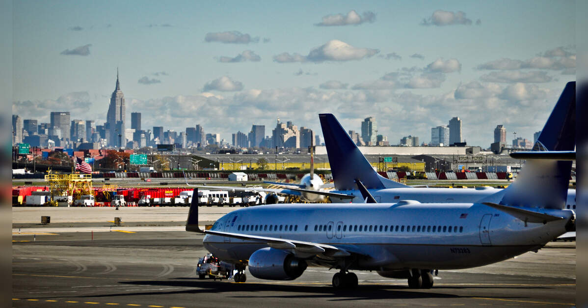 US extends flight limits at New York area airports