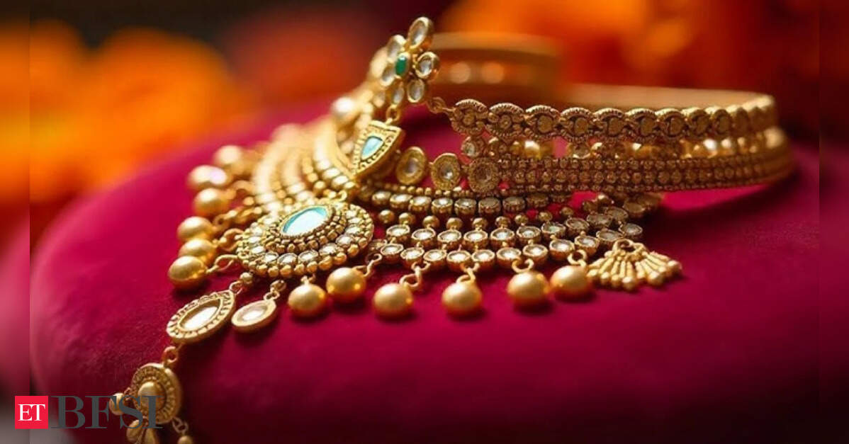 Gold may fall to $3,800 on Fed hike risk; ETF outflows, weak Asia demand weigh – Deutsche Bank report
