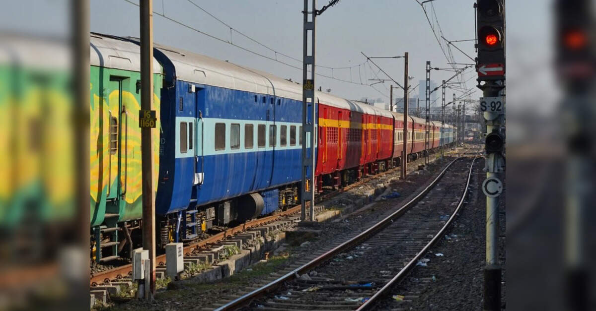 Indian Railways to upgrade older trains with 6,000-HP locomotives