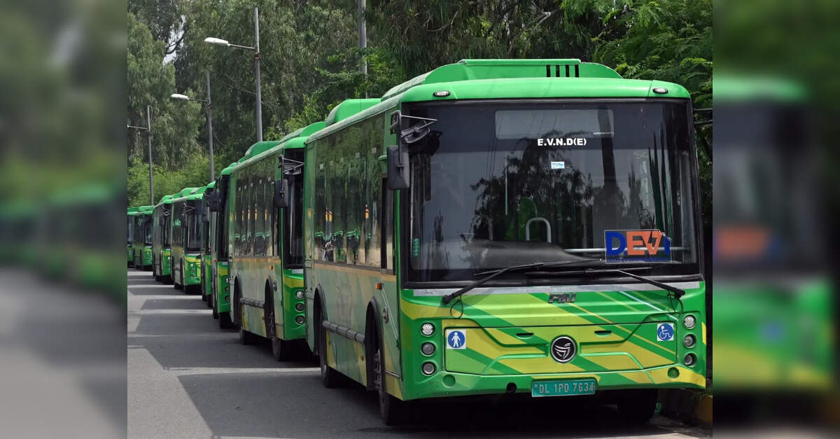 Delhi extends paper-based pink tickets for women in DTC buses till September 30