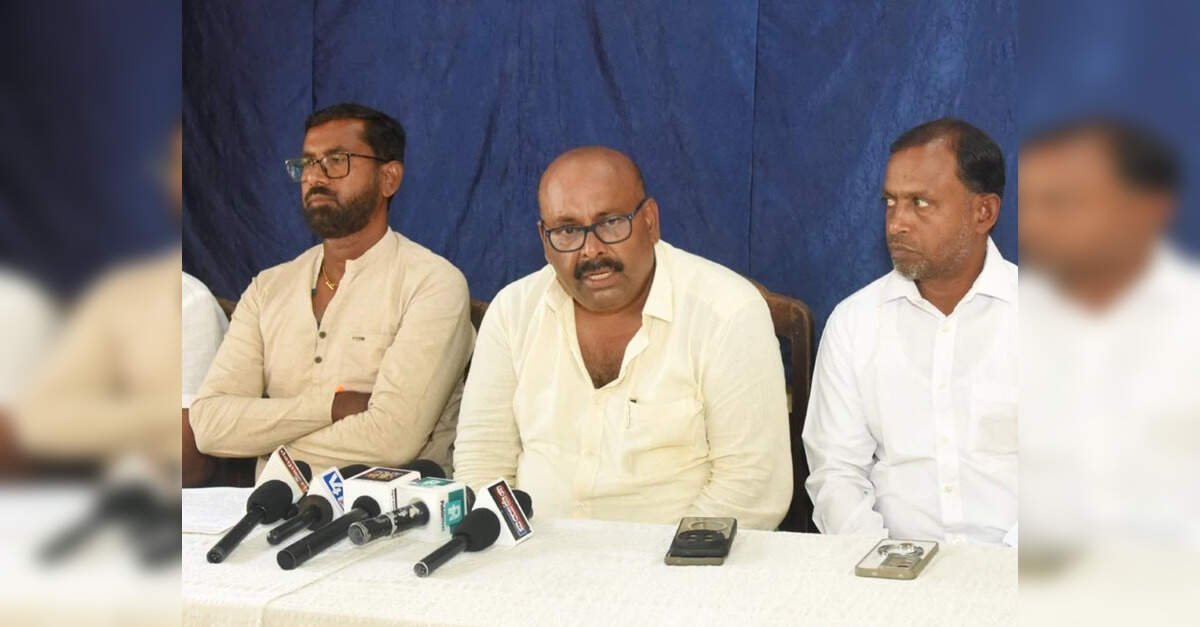 Mangaluru fishermen seek faster completion of ₹87 crore jetty works at fishing harbour