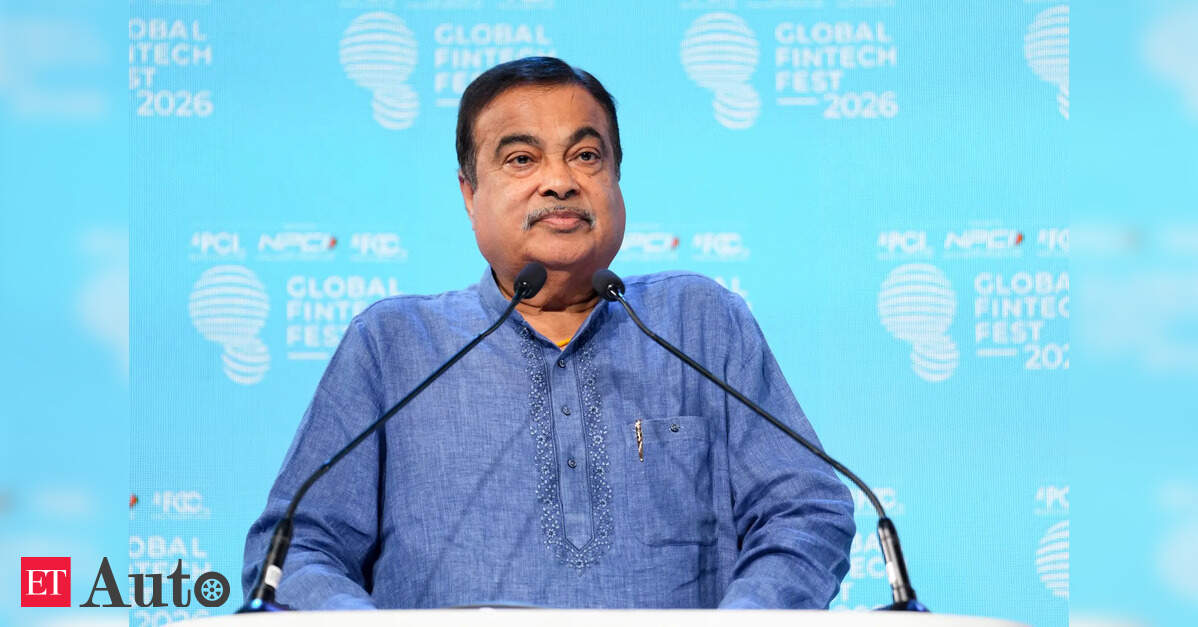 Gadkari calls for clean mobility as MP revives bus service after 21 yrs