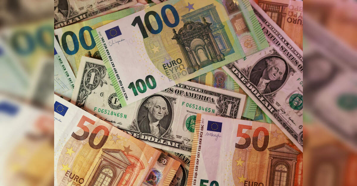 Euro Hits 17-Month Low Amid Rising Oil Prices: Weekly Drop Continues ...