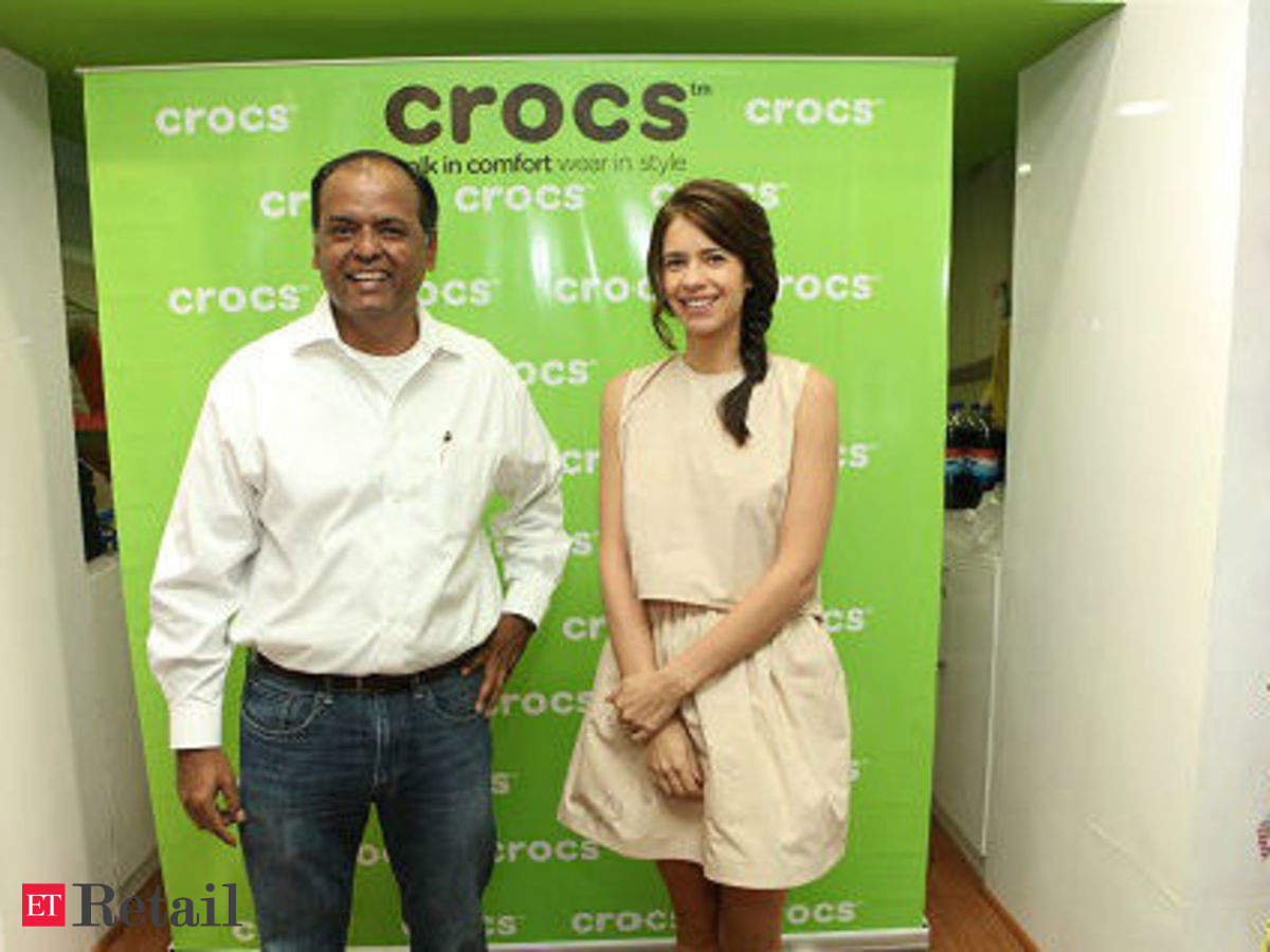 crocs khan market