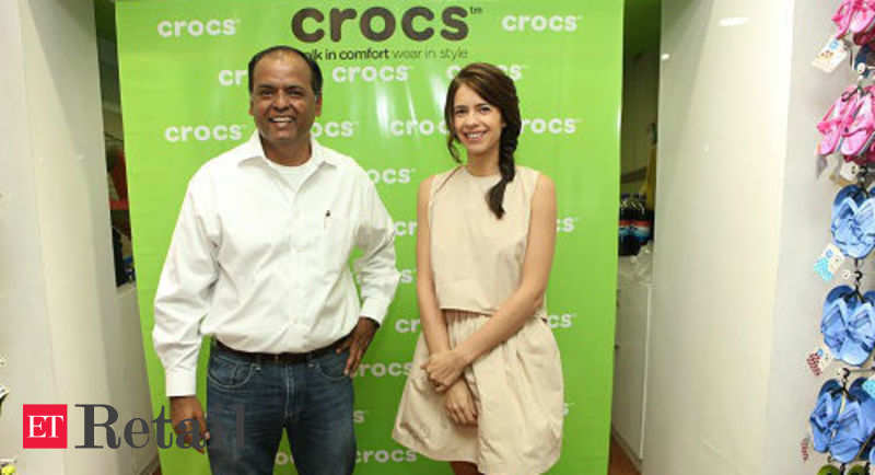 crocs khan market