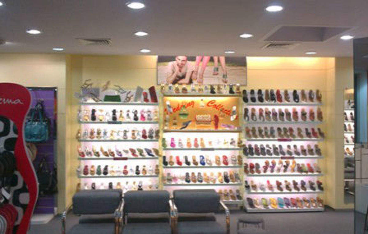 mochi shoes head office contact details