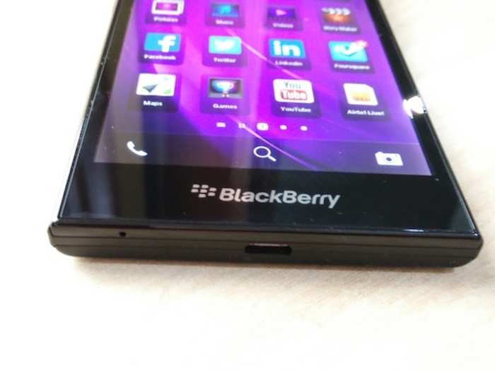 Blackberry Z3 Review Strictly For Messaging Junkies Telecom News Et Telecom