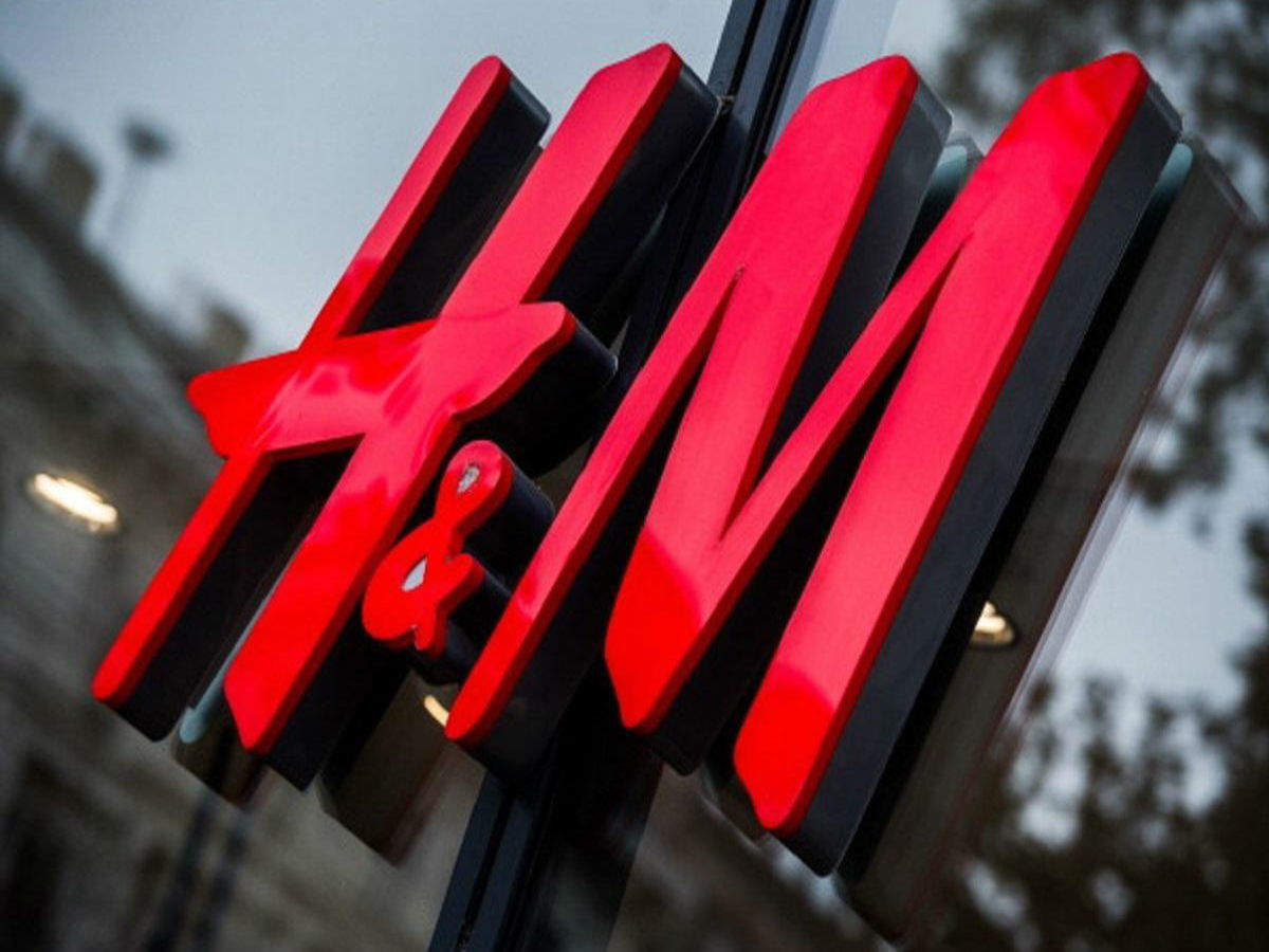 H and m discount in connaught place