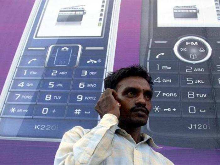 jio phones: Reliance Jio halts JioPhone production, working on Android phone to counter Airtel: Report, Telecom News, ET Telecom