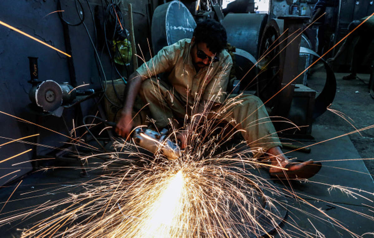 CPI: Industrial production contracts to 7.1% in December, CPI declines too, ET EnergyWorld