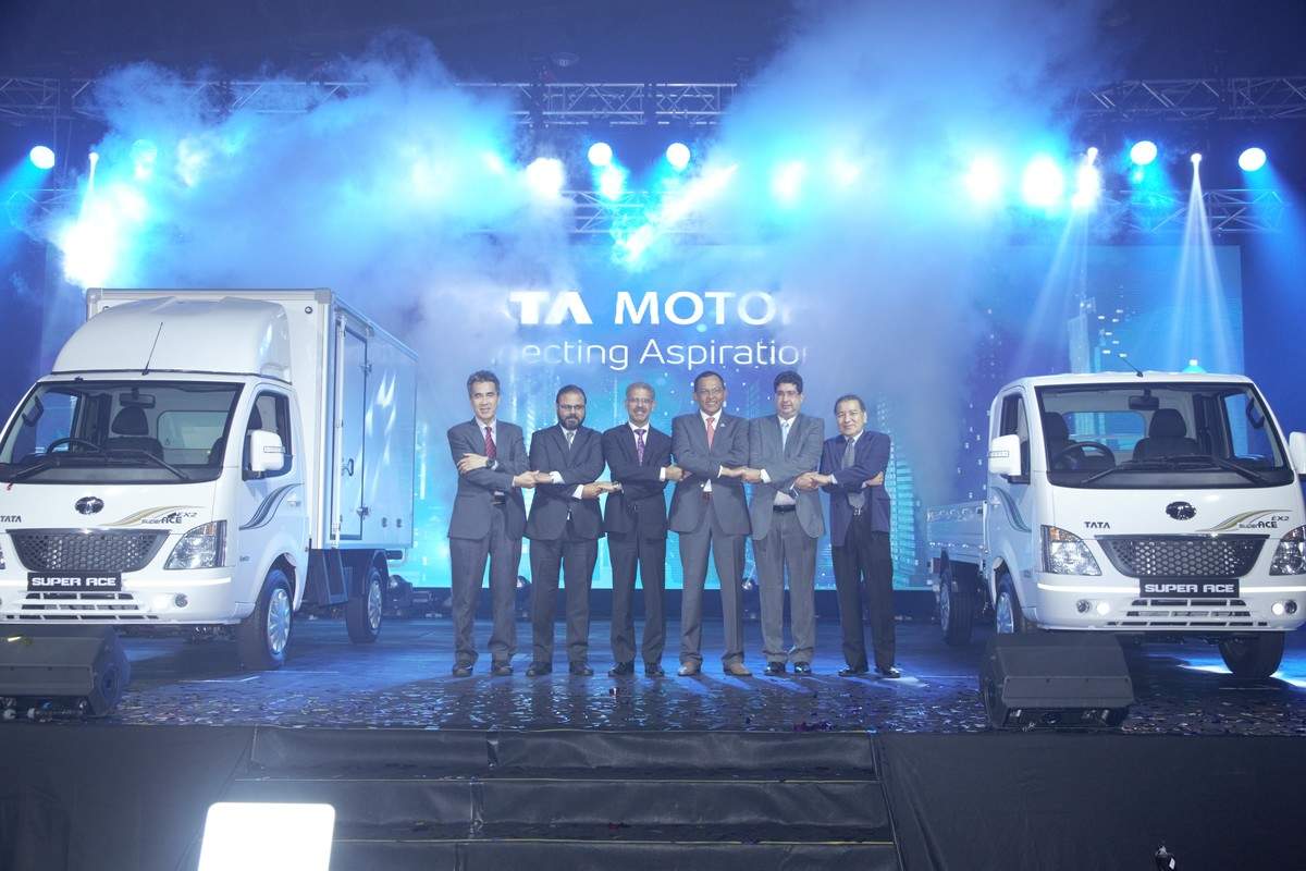 Super Ace Tata Motors Launches Three New Cvs In Malaysia Auto News Et Auto