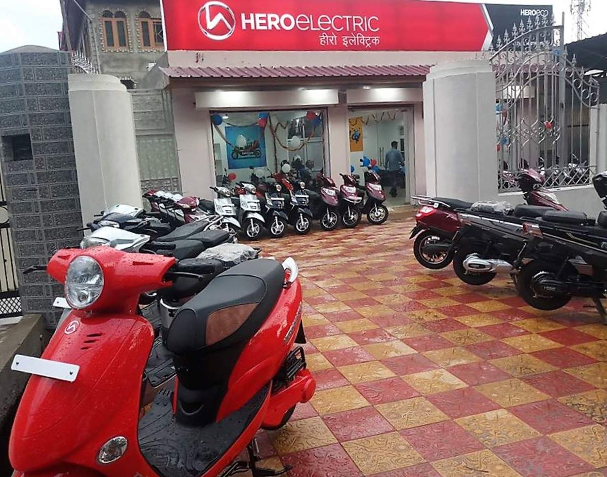 Hero battery bike showroom new arrivals