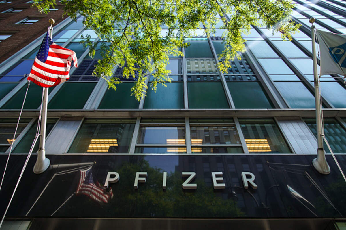 Pfizer Pfizer To Combine Off Patent Drug Business With Mylan Health News Et Healthworld