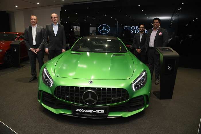 Mercedes Benz Dealership Mercedes Benz Opens New Dealership Global Star In Delhi Auto News Et Auto