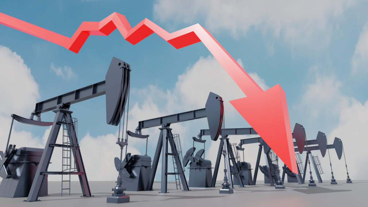 Oil Crashes: Oil crashes, ends negative for the first time in history,  Energy News, ET EnergyWorld