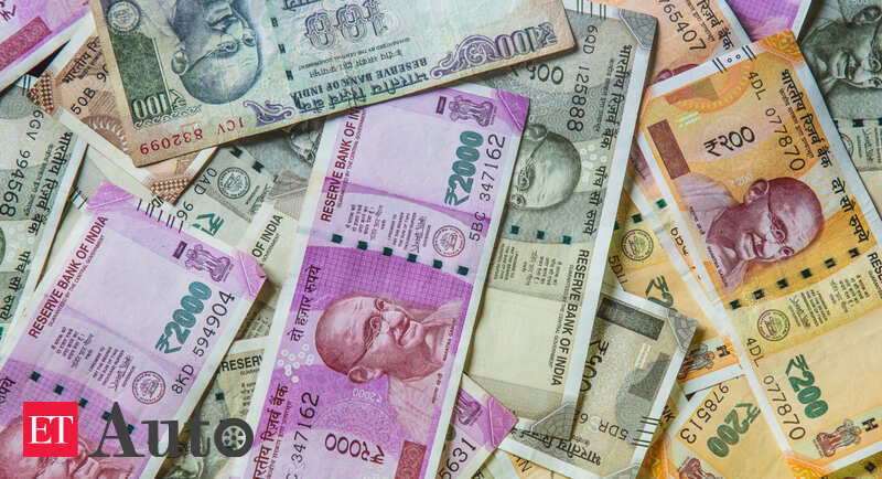 Rupee Recovers From All Time Low To Settle At 76 68 Against Us Dollar Auto News Et Auto
