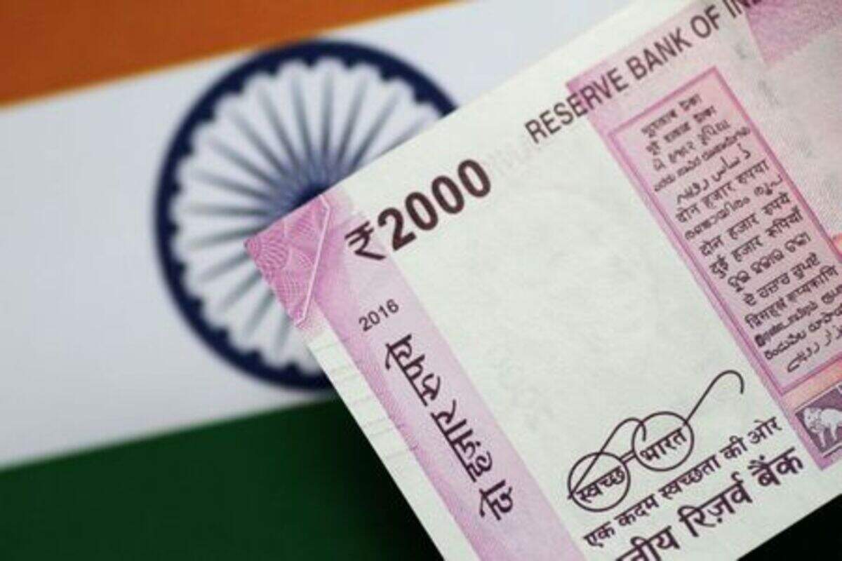 Indian Rupee Cheaper Oil Foreign Flows A Tailwind For Indian Rupee Auto News Et Auto