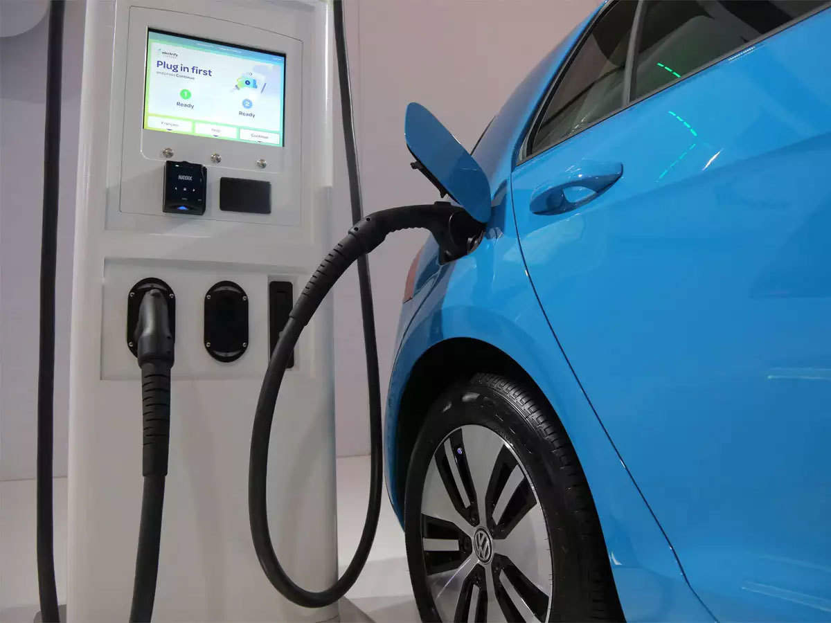 Ev Charging Station Eesl To Set Up 2000 Electric Vehicle Charging Stations In 2020 21 Auto News Et Auto,Tabletop Charging Station