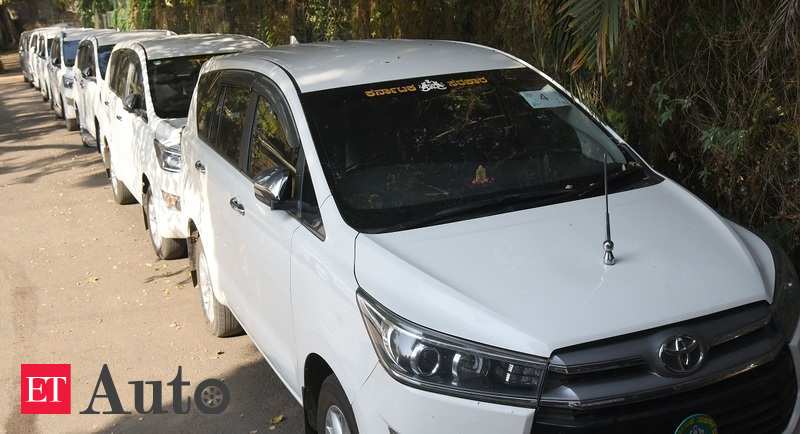 toyota fortuner police car