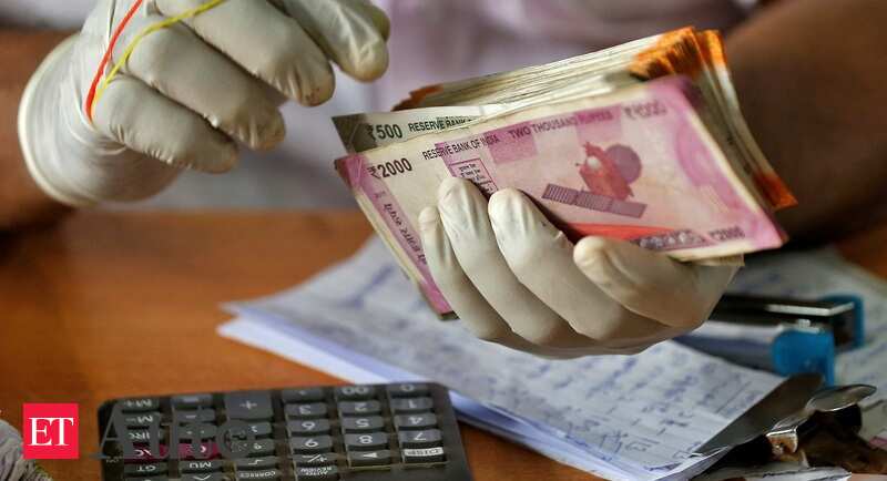 Rupee Against Dollar Rupee Surges 14 Paise To 75 28 Against Us Dollar In Early Trade Auto News Et Auto