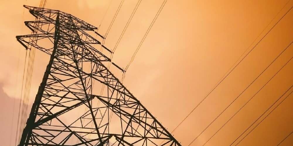 Podcast Nitin Raut Doesn T Rule Out Sabotage In Mumbai Power Outage Tesla Working On Entry In India Growing Solar Manufacturing Gap Between India China Energy News Et Energyworld